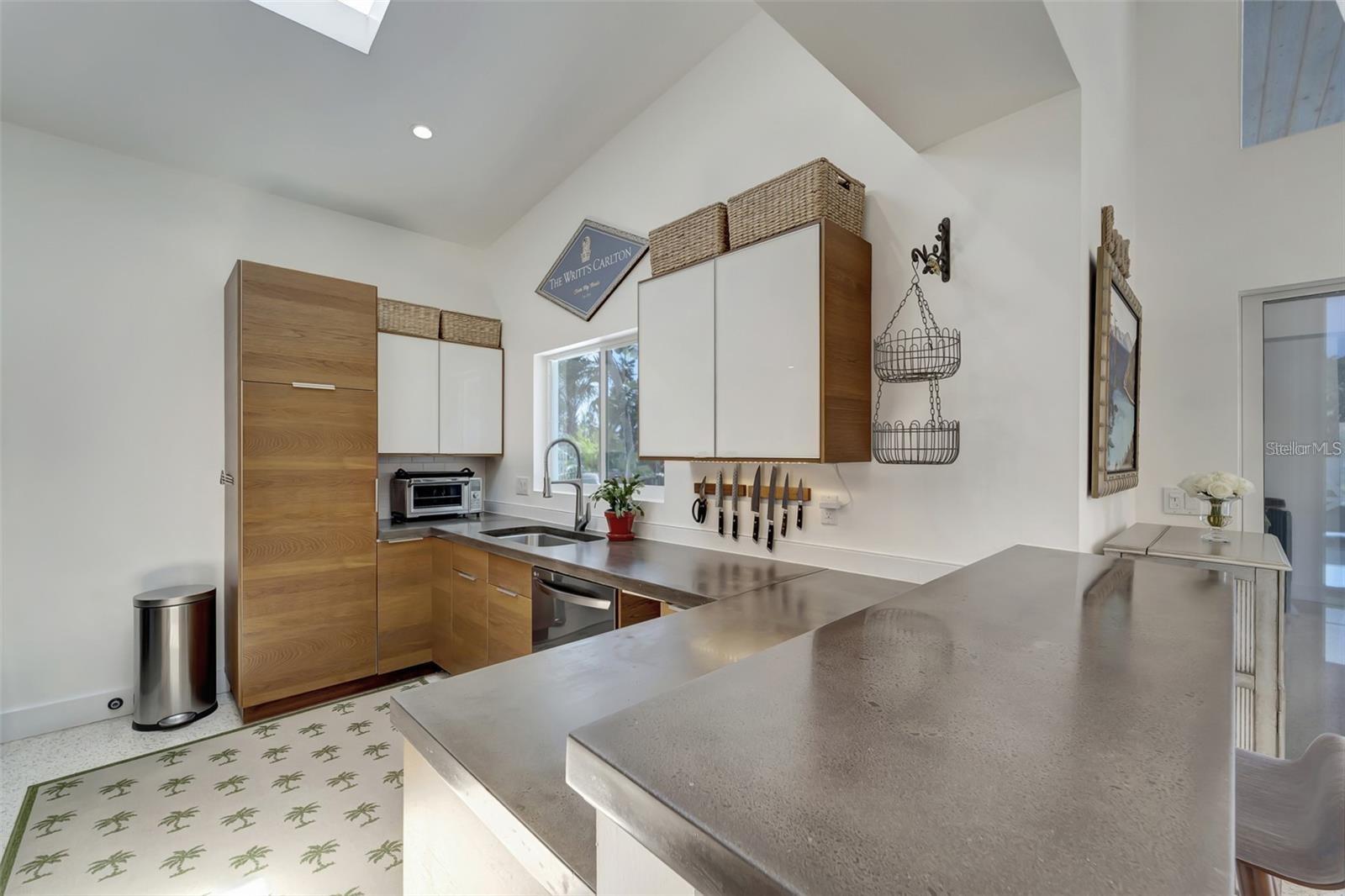 SARA SANDS - Residential