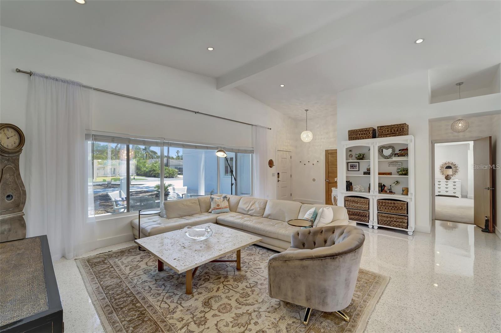 SARA SANDS - Residential