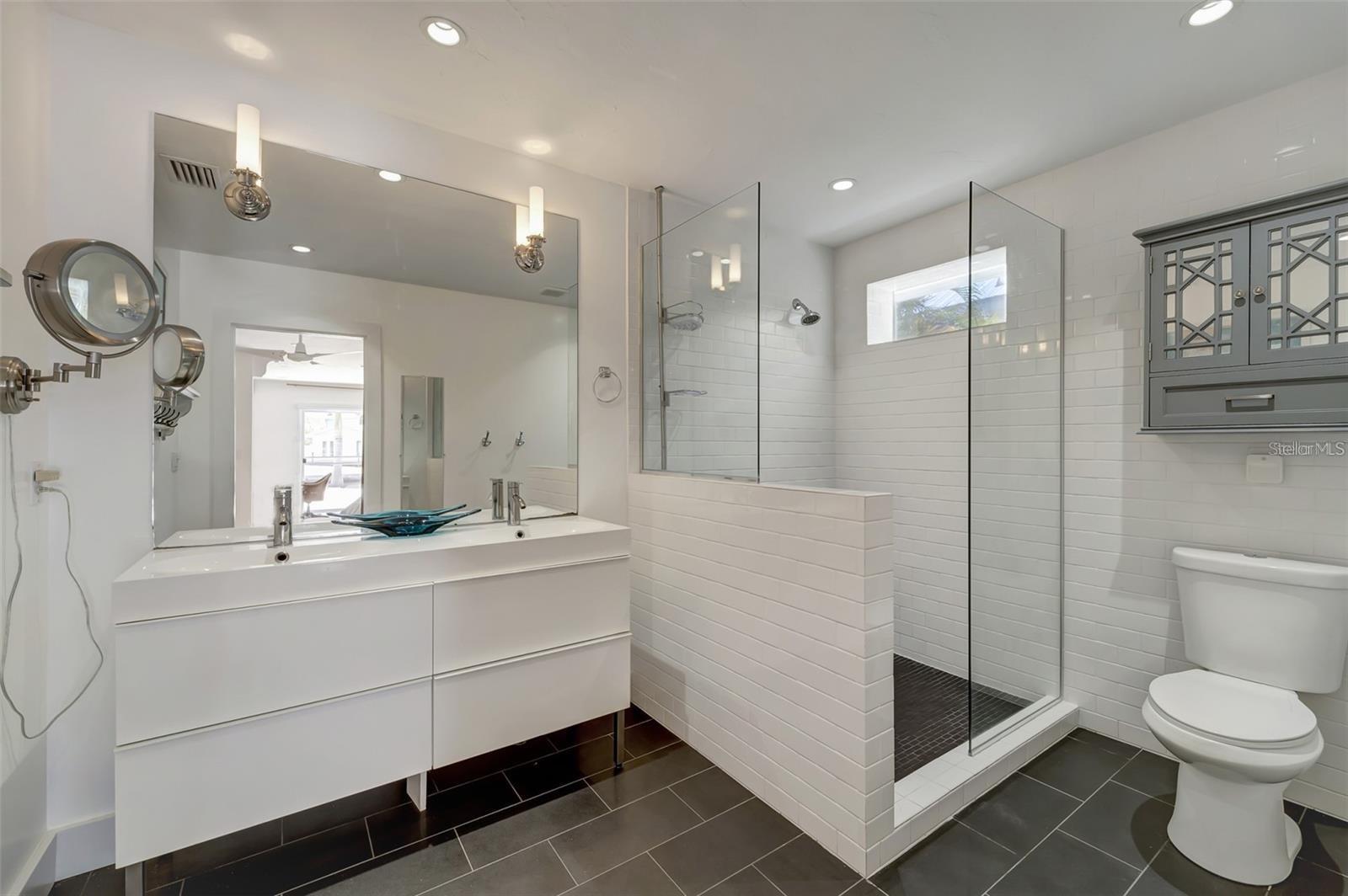 SARA SANDS - Residential