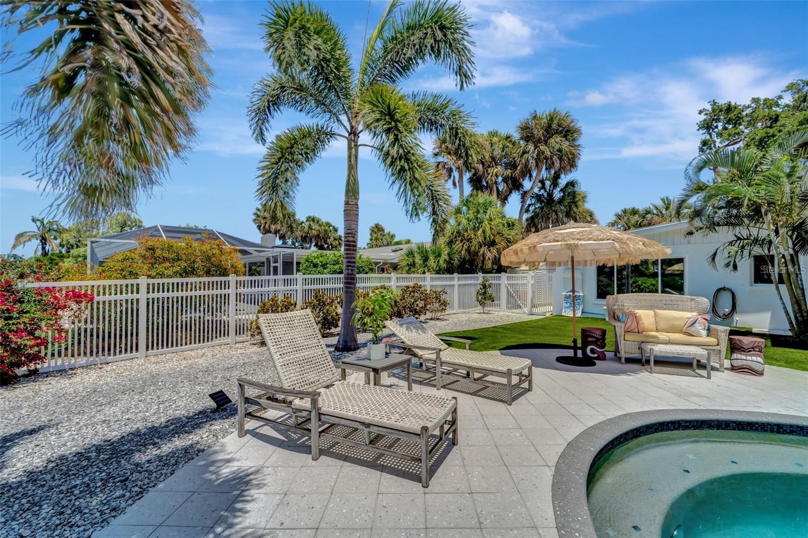 SARA SANDS - Residential