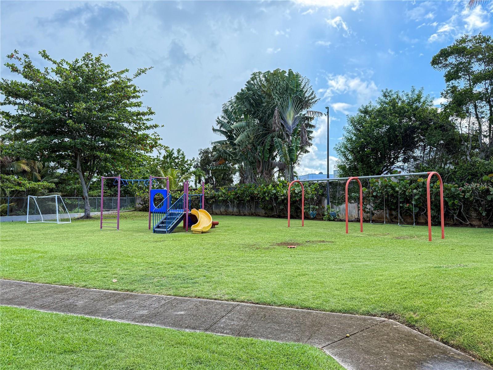 URB. CAMINO DEL MAR DEV. TOA BAJA - Residential