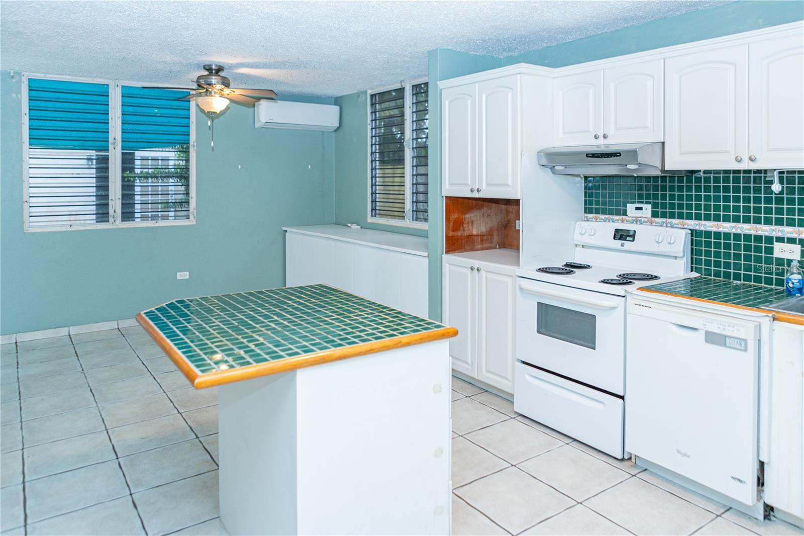 URB. CAMINO DEL MAR DEV. TOA BAJA - Residential