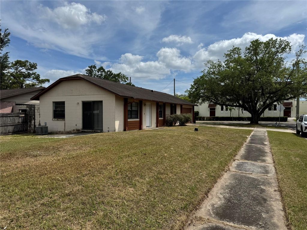 Photo of 701 Kings Cove Court, Orlando, FL 32807 (MLS # O6397589)