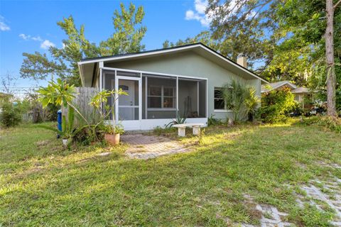 Photo of 715 1st Avenue NE, Largo, FL 33770 (MLS # TB8431402) Photo of 715 1st Avenue NE, Largo, FL 33770 (MLS # TB8431402)