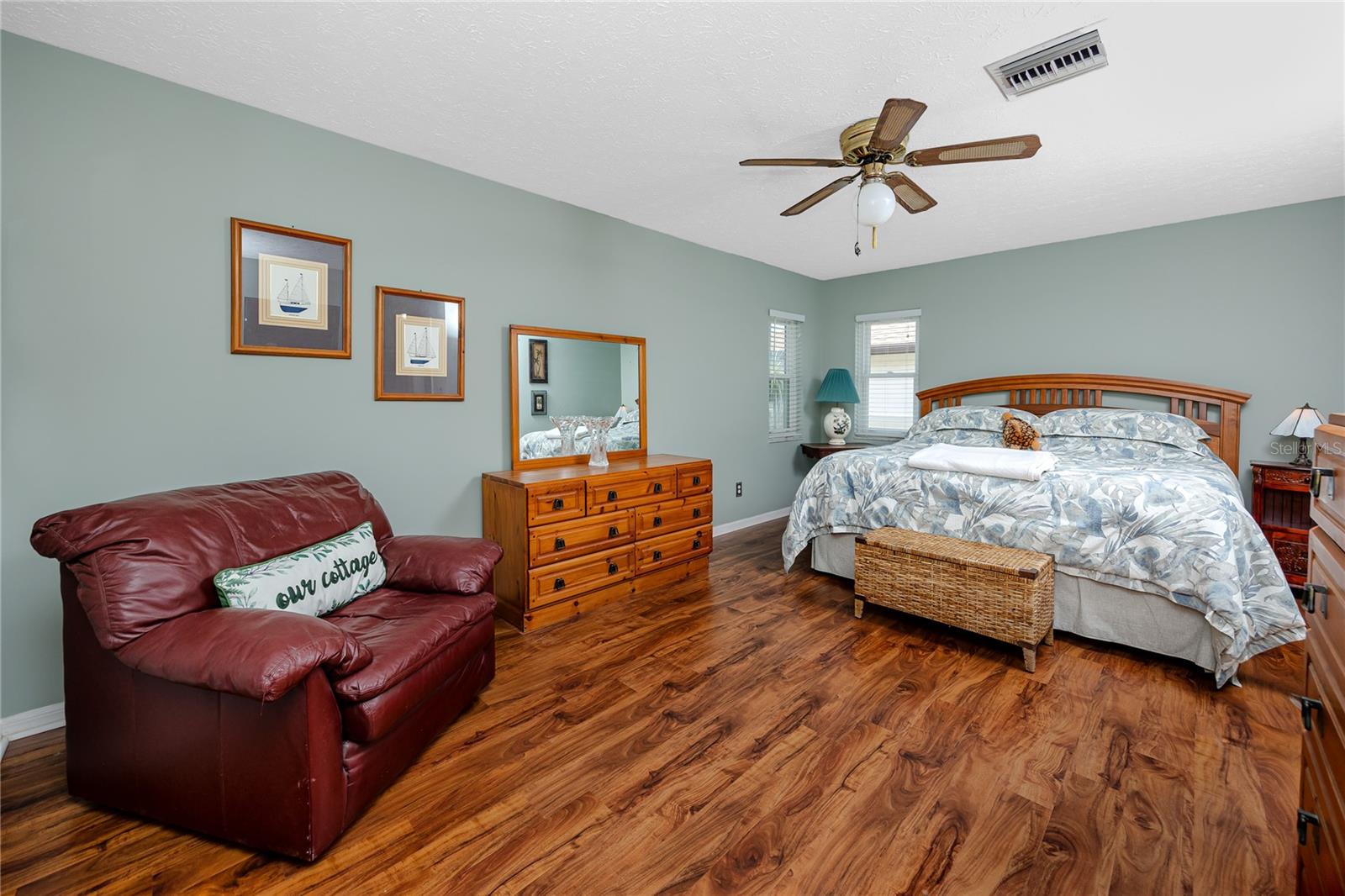 DOLPHIN COVE - Residential