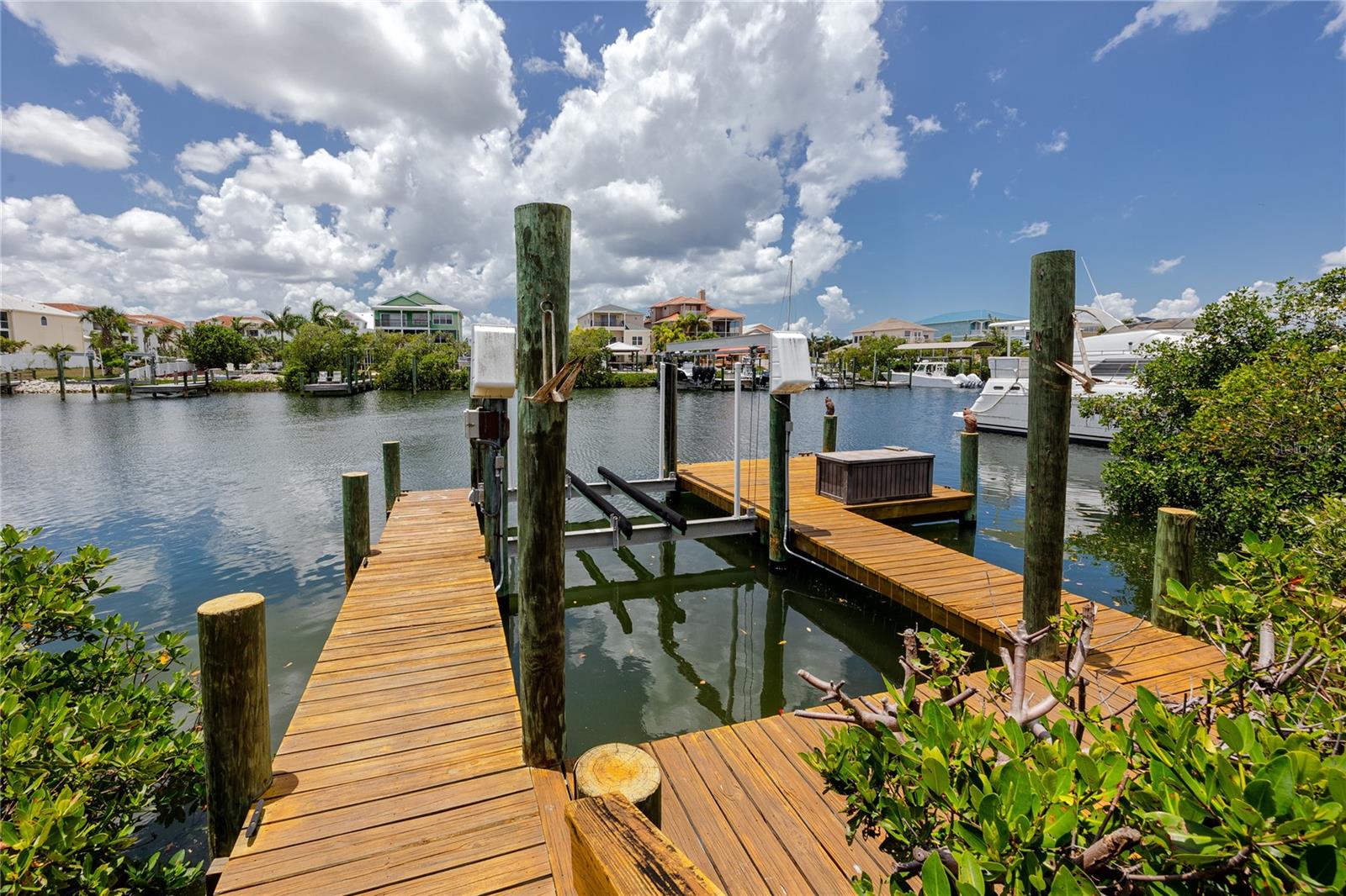 DOLPHIN COVE - Residential
