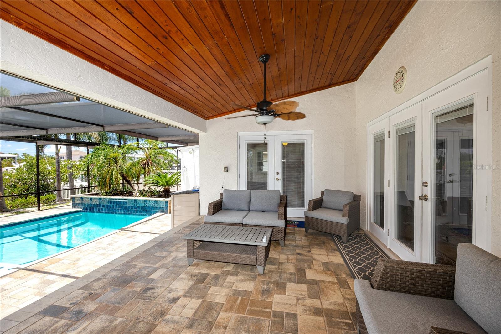 DOLPHIN COVE - Residential