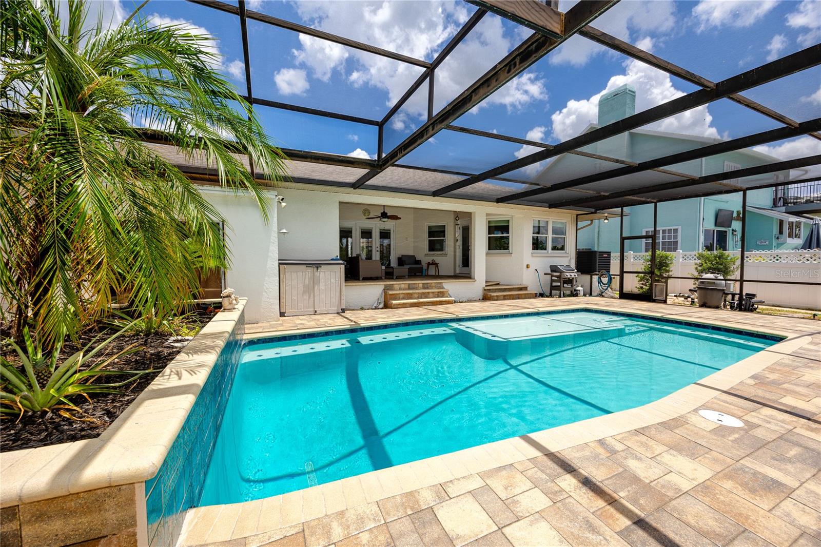 DOLPHIN COVE - Residential