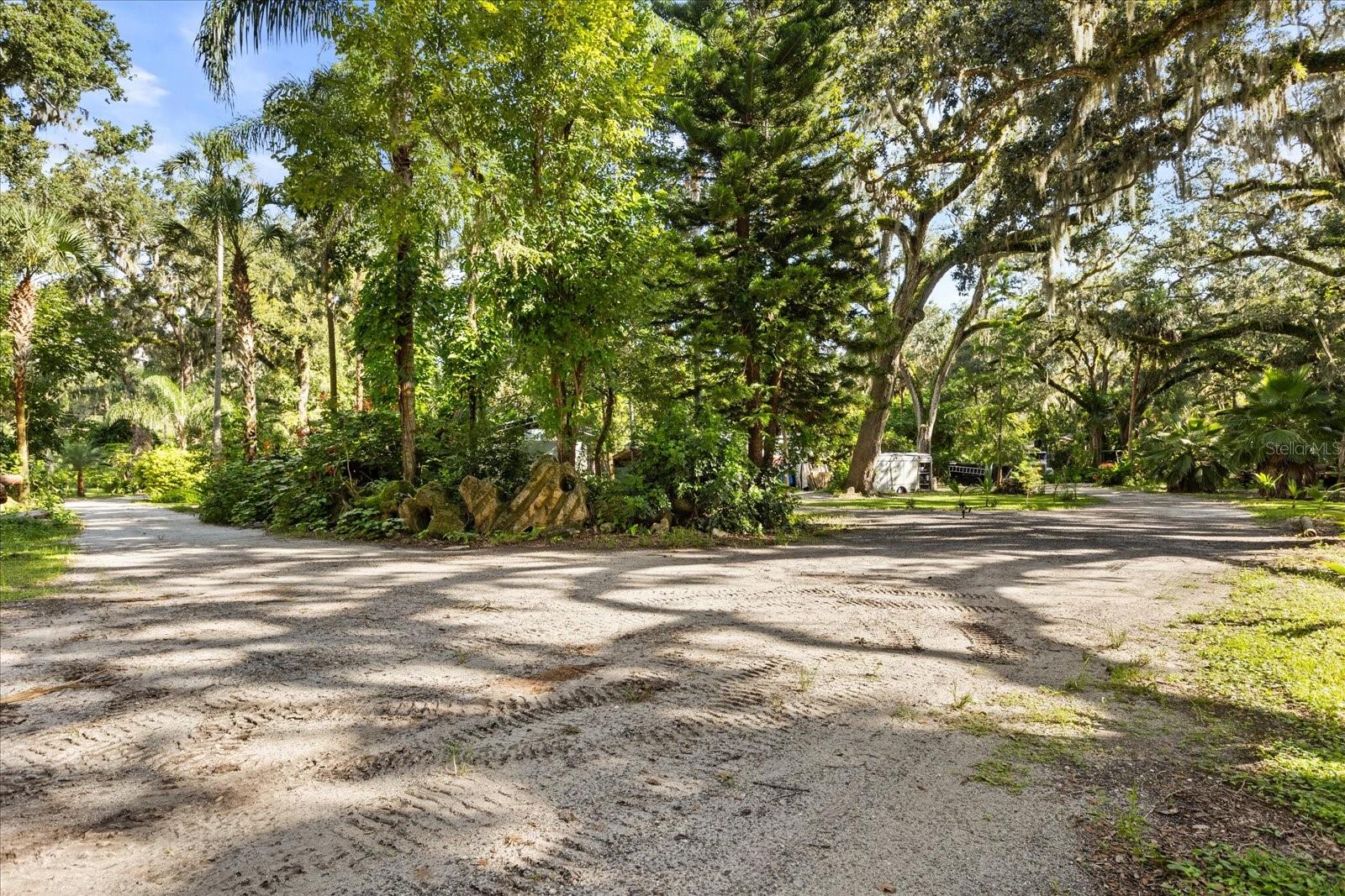 PLANTATION ACRES - Residential
