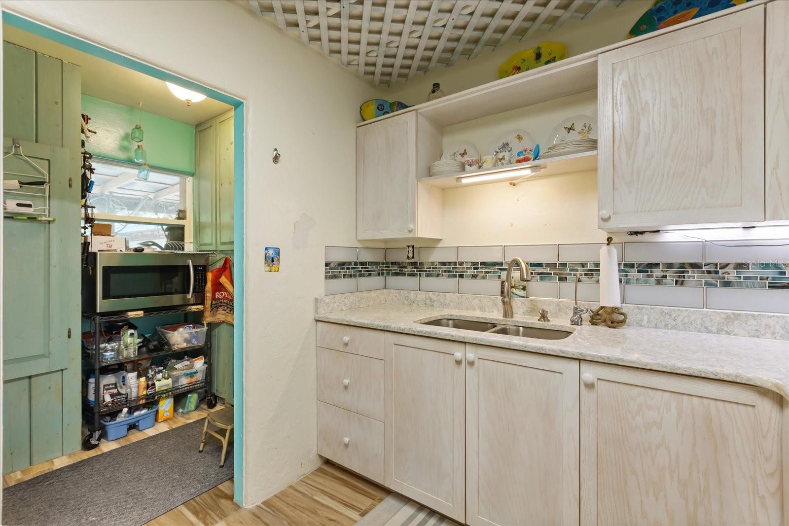 PLANTATION ACRES - Residential