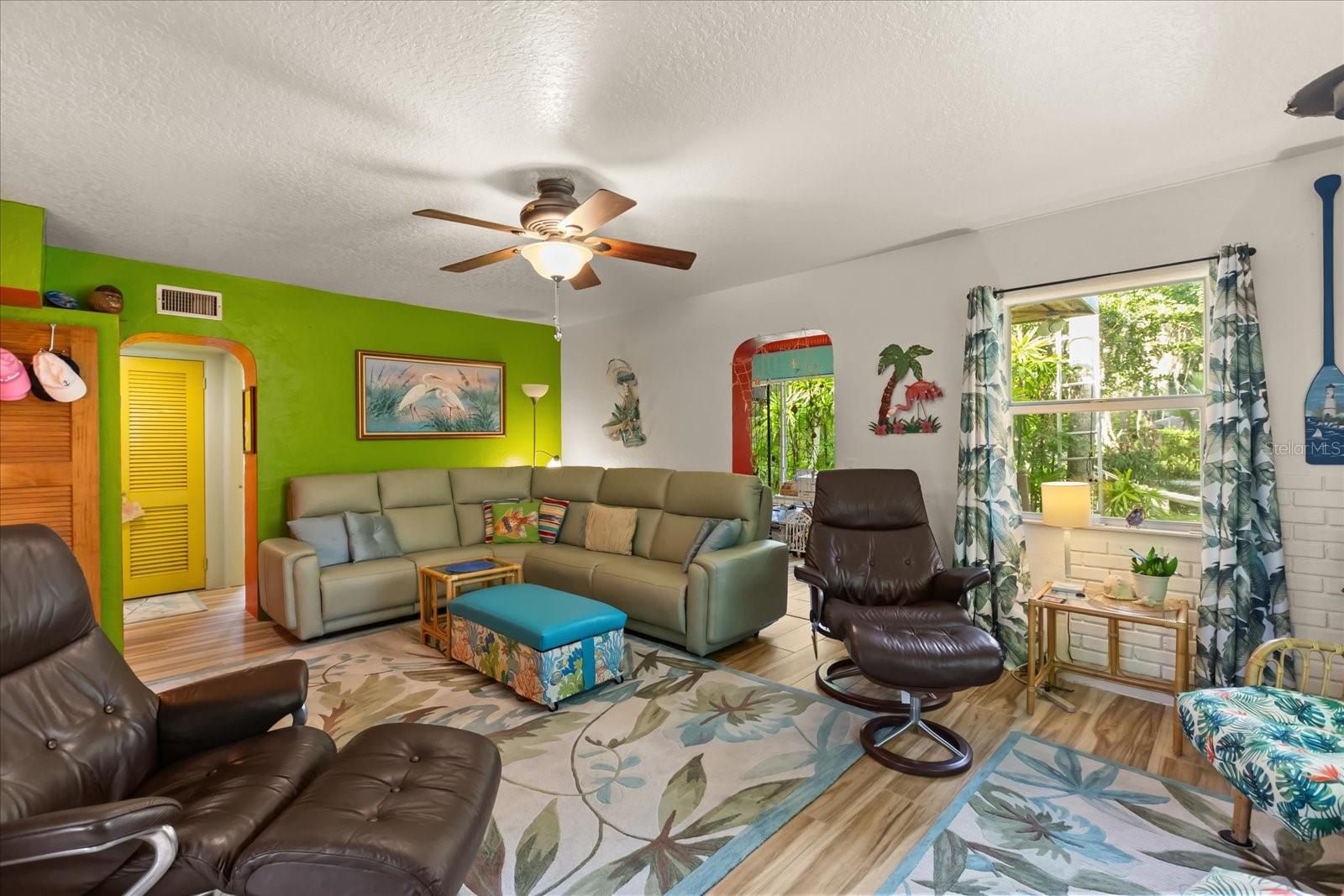 PLANTATION ACRES - Residential