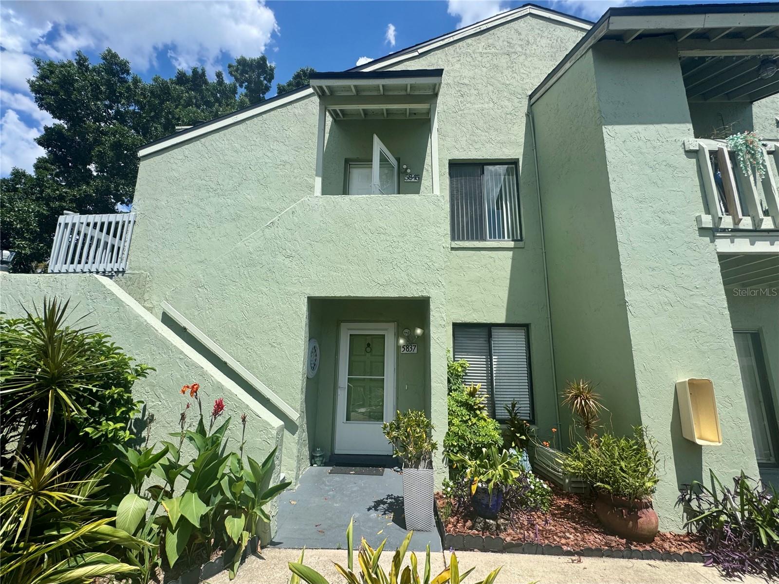 Welcome to this spacious 2-bedroom, 2-bathroom condo located in the well-maintained La Costa Brava community. Available for immediate move-in, this second-floor unit features a functional layout with a generously sized living and dining area, cozy fireplace, and a private balcony with garden views.
The kitchen has been updated with ample cabinet and counter space, and includes major appliances. Both bedrooms offer comfortable space and closet storage, with the primary suite featuring an en-suite bathroom. Additional conveniences include in-unit washer and dryer, tile flooring in wet areas, and plush carpeting in the living room and bedrooms.
Residents enjoy access to community amenities including a swimming pool, clubhouse, and landscaped grounds. Located in Engelwood Park, this home offers quick access to SR-408, Semoran Blvd, shopping, dining, and area schools. Nearby parks, public transportation, and proximity to Downtown Orlando and Orlando International Airport make this location ideal.
Rental requirements: All applicants must complete a credit and background check. Renters insurance is required. Pets may be considered—please inquire for details.