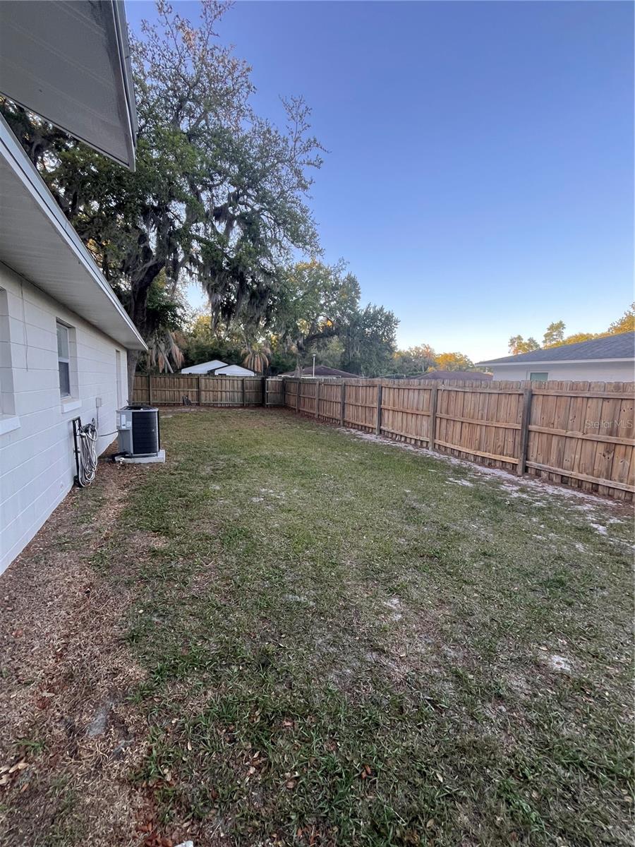 LEESBURG WESTSIDE OAKS FIRST ADD - Residential