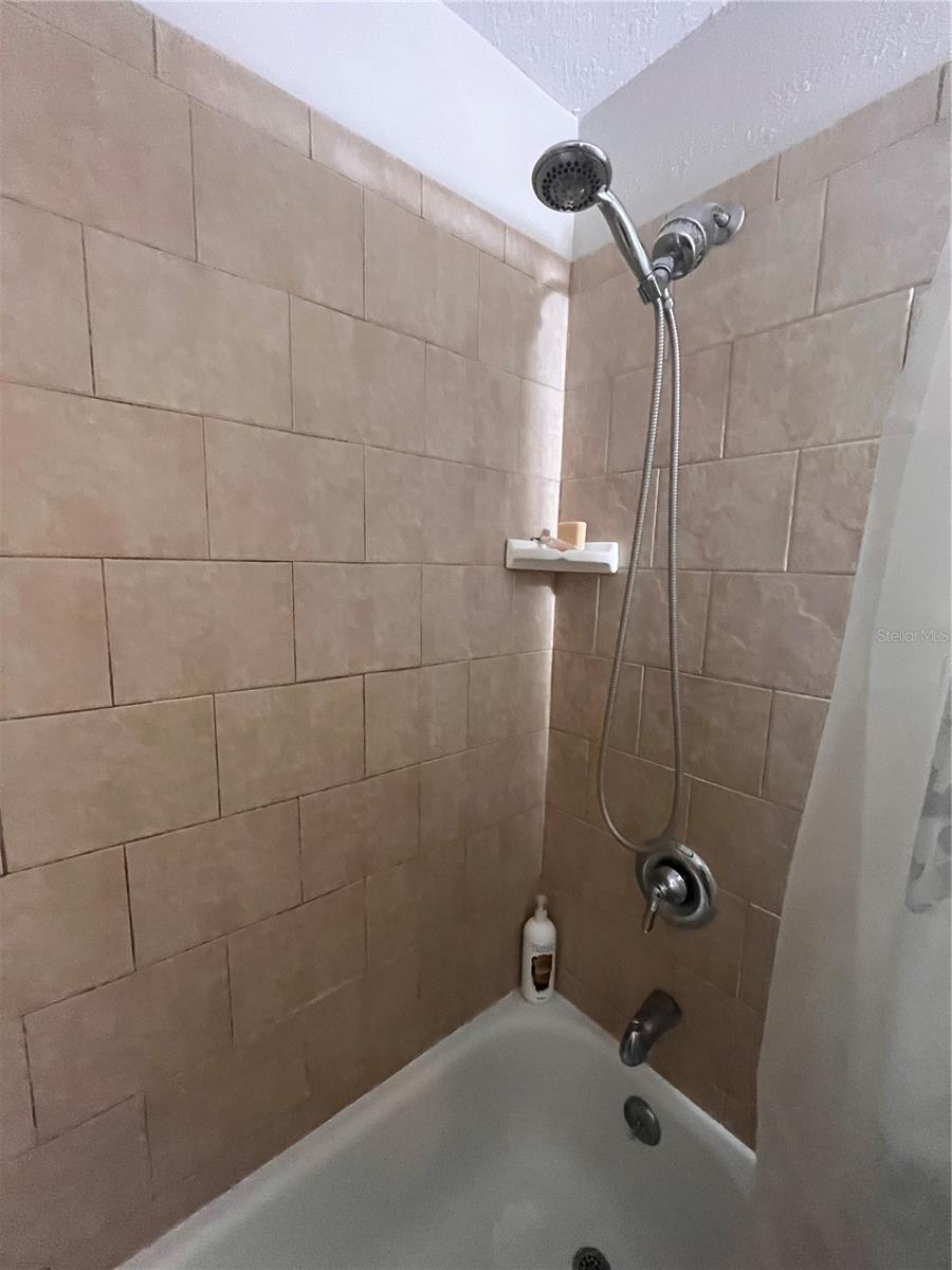 LEESBURG WESTSIDE OAKS FIRST ADD - Residential