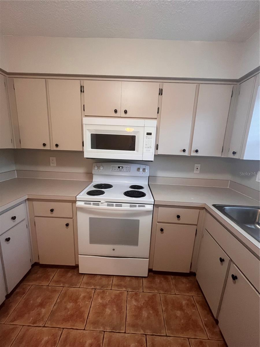 LEESBURG WESTSIDE OAKS FIRST ADD - Residential