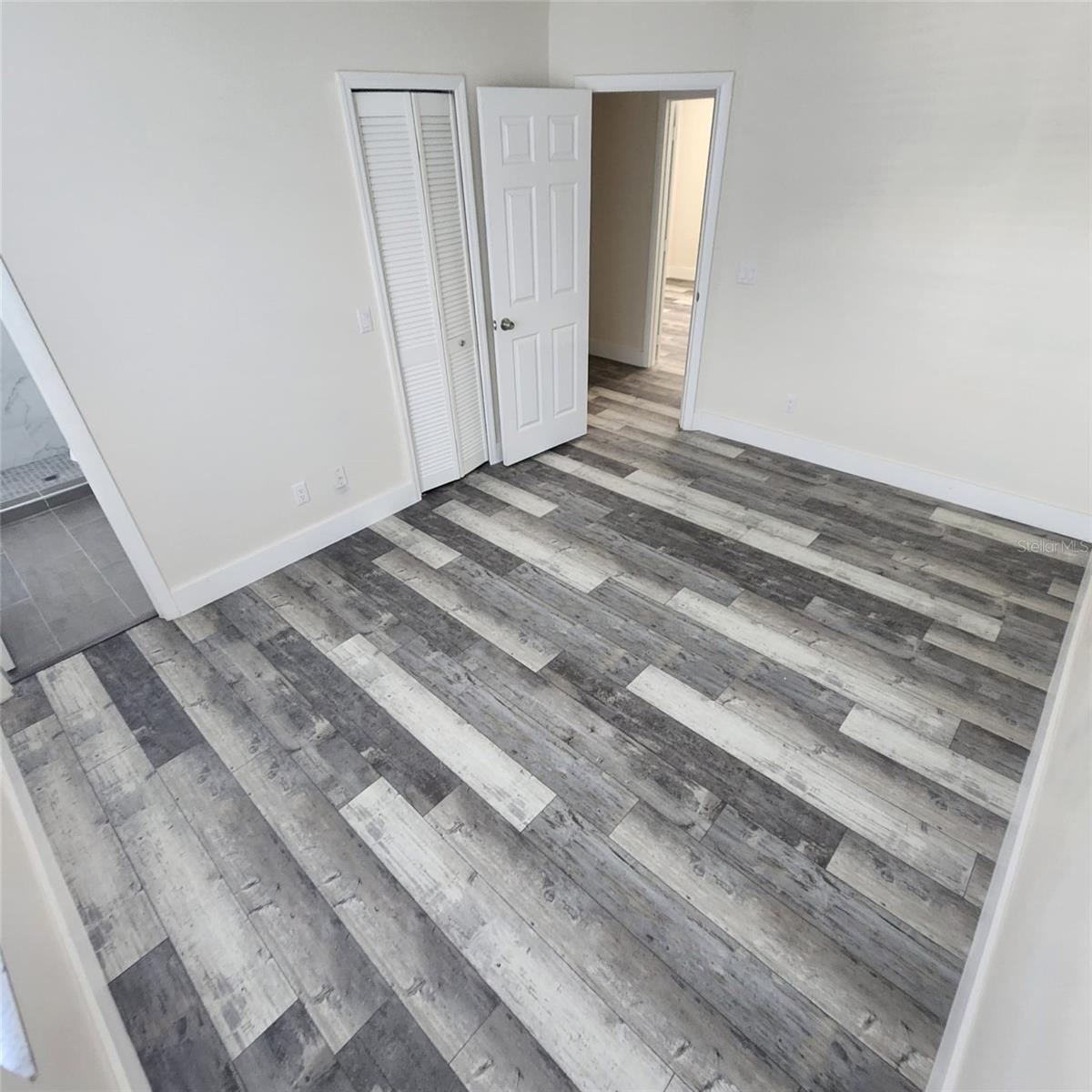 WHISPER LAKES - Residential