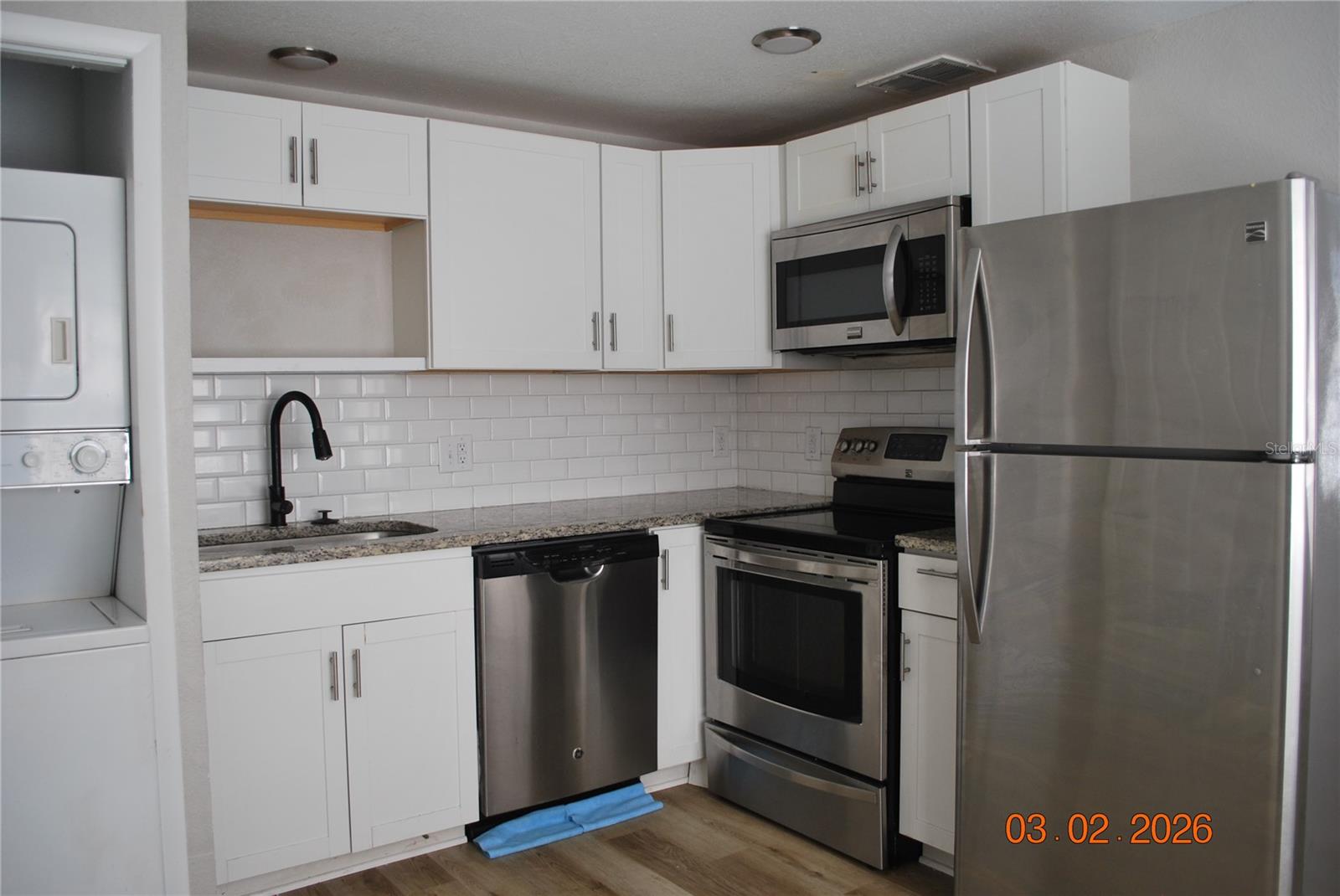 LINCOLN PARK EAST - Residential Lease