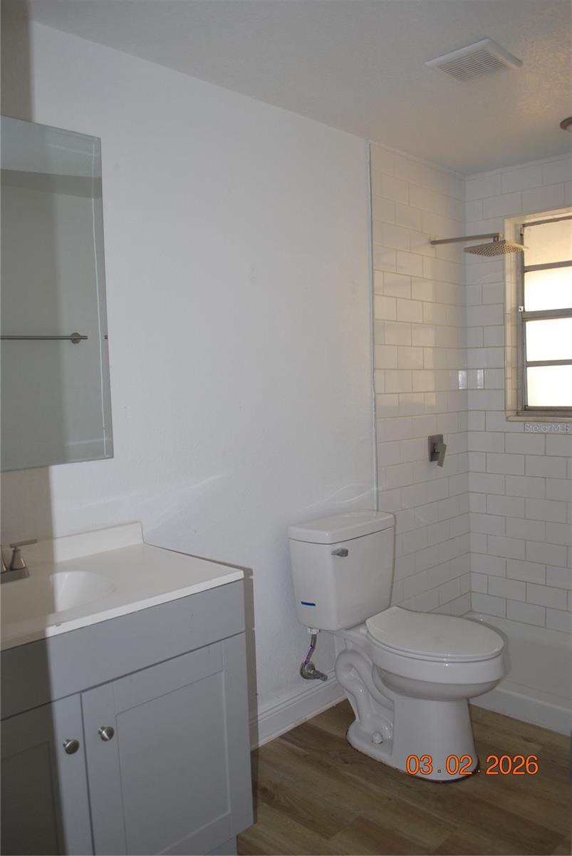 LINCOLN PARK EAST - Residential Lease