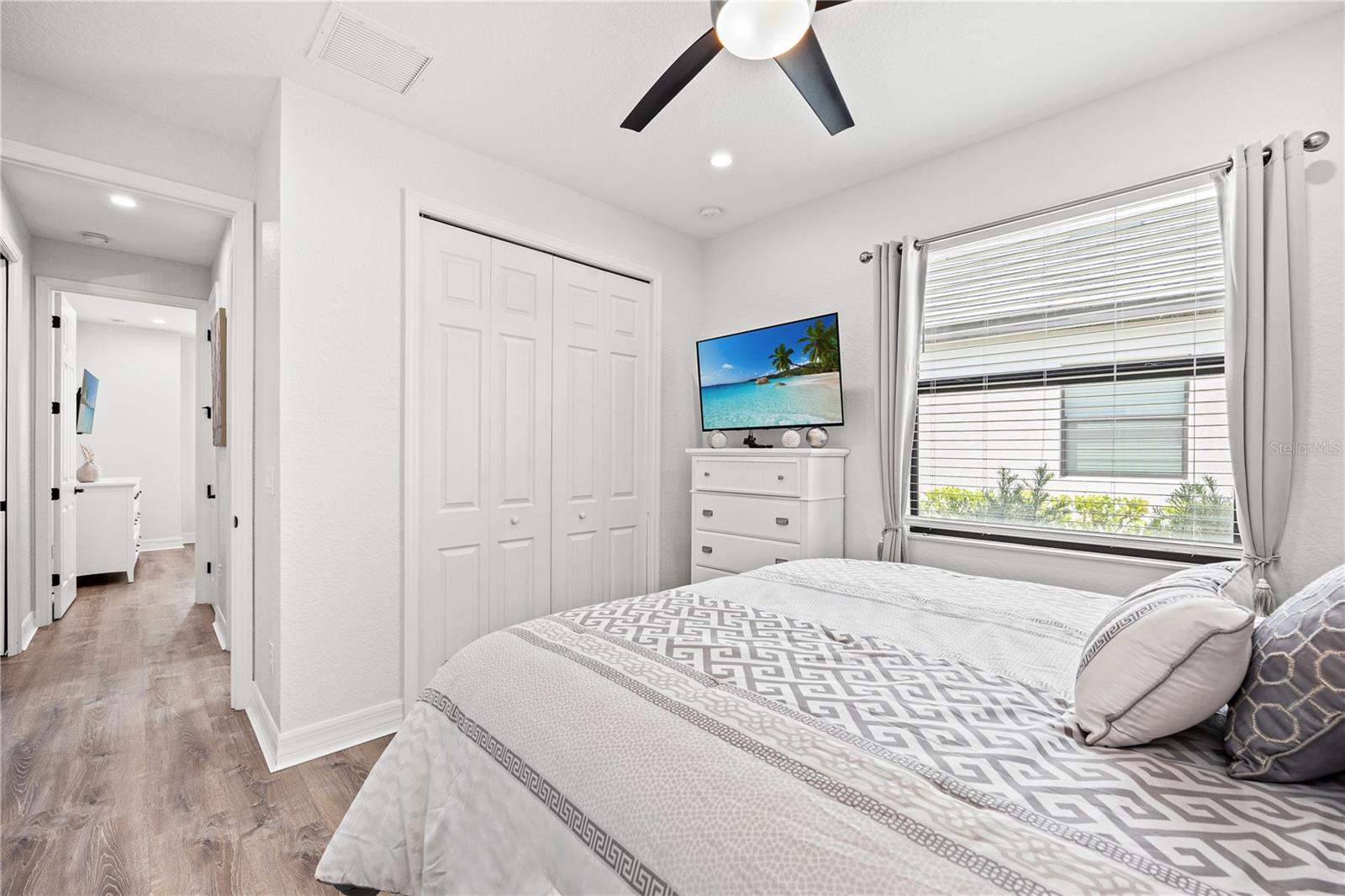 LAKEWOOD NATIONAL - Residential Lease