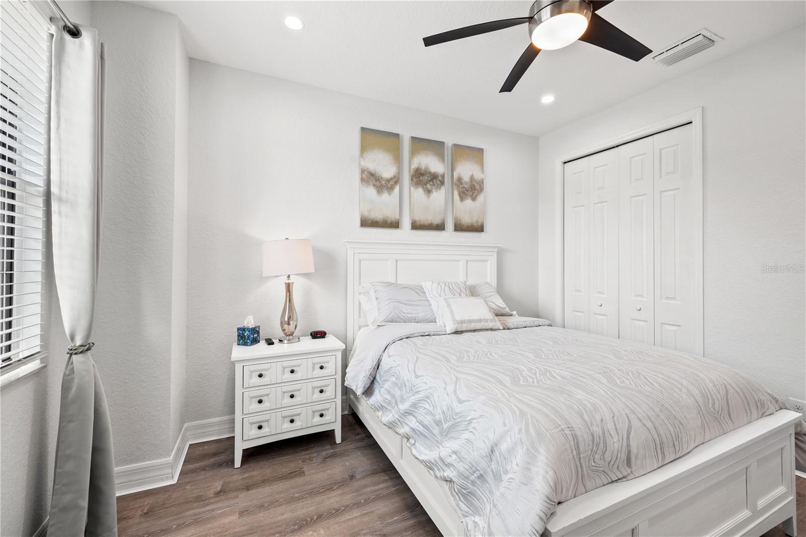 LAKEWOOD NATIONAL - Residential Lease