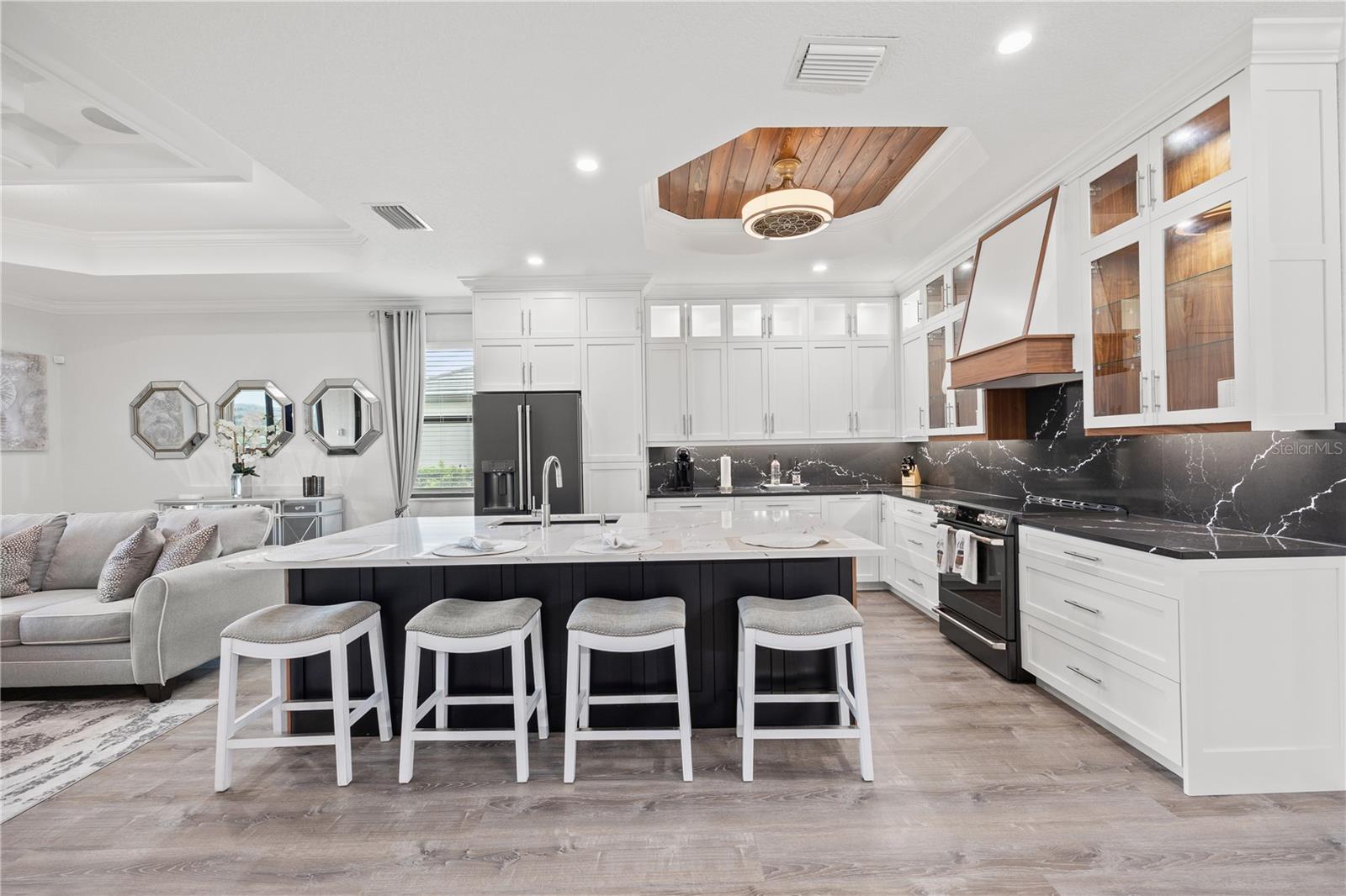 LAKEWOOD NATIONAL - Residential Lease