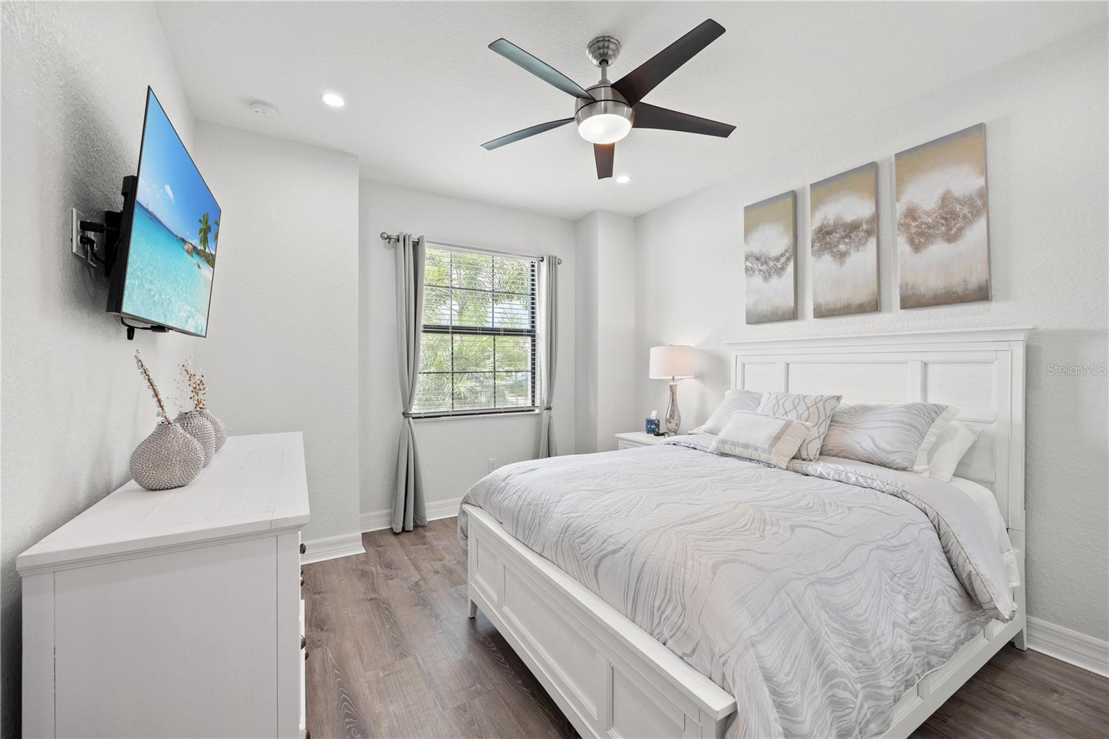 LAKEWOOD NATIONAL - Residential Lease