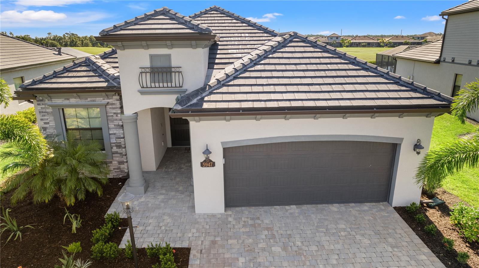 LAKEWOOD NATIONAL GOLF - LUXURY FURNISHED TURN KEY EXECUTIVE HOME. Discover paradise in this exquisite 3-bedroom, den, 2-bathroom luxury home located within the upscale Lakewood National gated golf community in Lakewood Ranch, Florida. This lavish home boasts an open-concept design, gourmet kitchen, elegant finishes, creating a haven of comfort and style. Enjoy serene golf course views and Florida's tropical weather from your beautiful screened in lanai. The heated pool and spa are a great place to relax at the end of your day. Exclusive amenities include 2 top-rated golf courses, state-of-the-art fitness center, and numerous social clubs. Experience unparalleled living and leisure in this upscale sanctuary. Your dream home awaits.
High Season: $13,000/month - Low Season: $8,000/month. Landlord will pay the $600 membership transfer fee to HOA on behalf of the Tenant. This grants Tenant access to GOLF PRIVILEGES AND ALL RESORT AMENITIES. $100/month minimum food consumption obligation with membership. HIGH SEASON: DECEMBER thru APRIL. LOW SEASON: MAY thru NOVEMBER. From 175 and SR70 - head east 5 miles to Uielhein Rd - then north 1/2 mile to Lakewood National guardhouse on the right hand side.