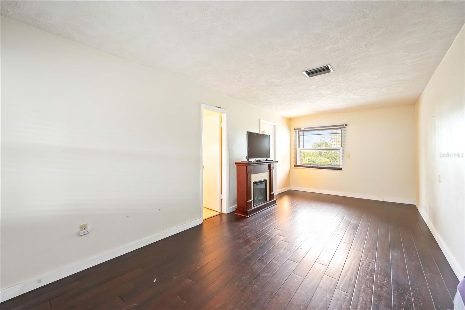 SHORE ACRES - Residential