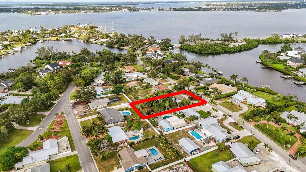 Photo of 816 59th Street NW, Bradenton, FL 34209 (MLS # A4668829)