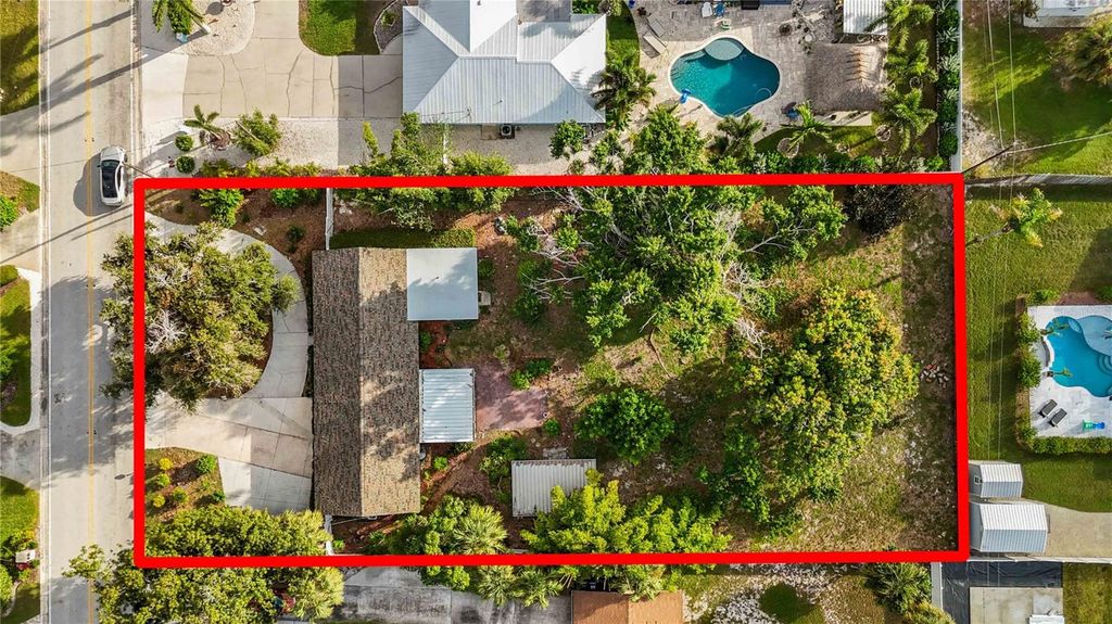 Photo of 816 59th Street NW, Bradenton, FL 34209 (MLS # A4668829)