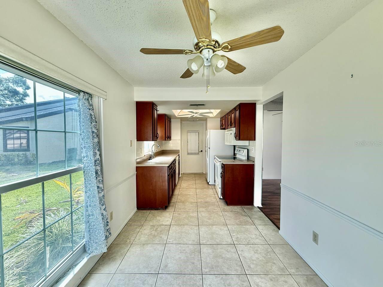 HIGHLAND LAKES - Residential Lease