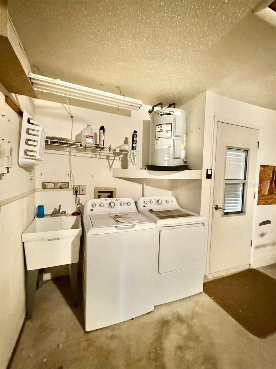 HIGHLAND LAKES - Residential Lease