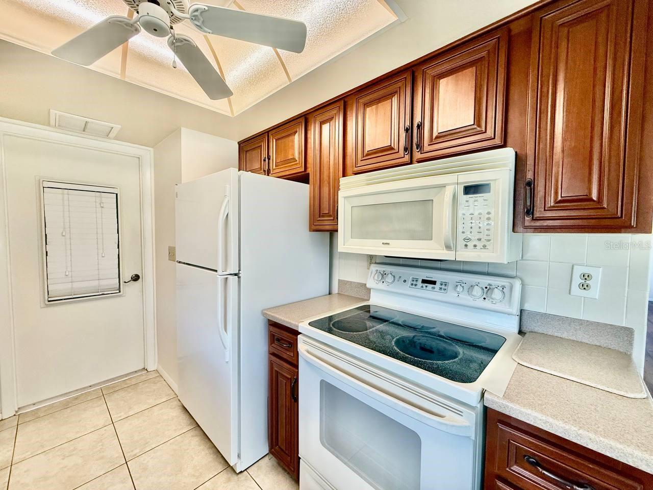 HIGHLAND LAKES - Residential Lease