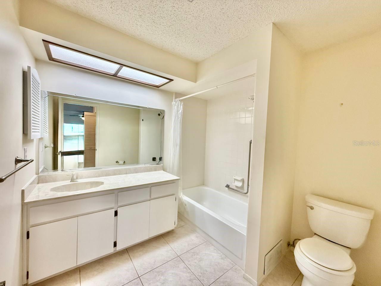 HIGHLAND LAKES - Residential Lease