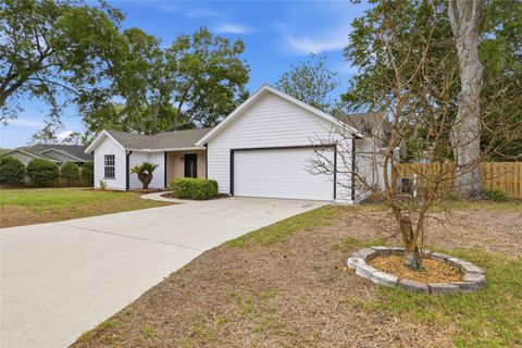 Photo of 6110 NW 38th Terrace, Gainesville, FL 32653 (MLS # GC539334)