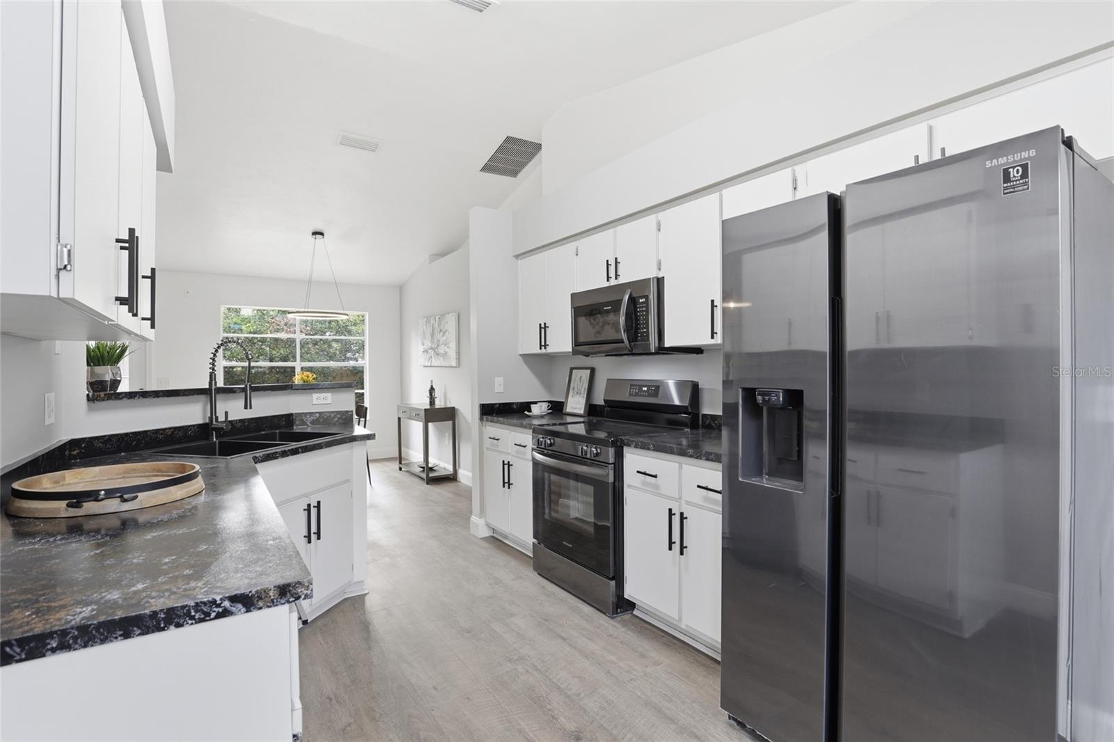 VICTORIA SQUARE CLUSTER - Residential