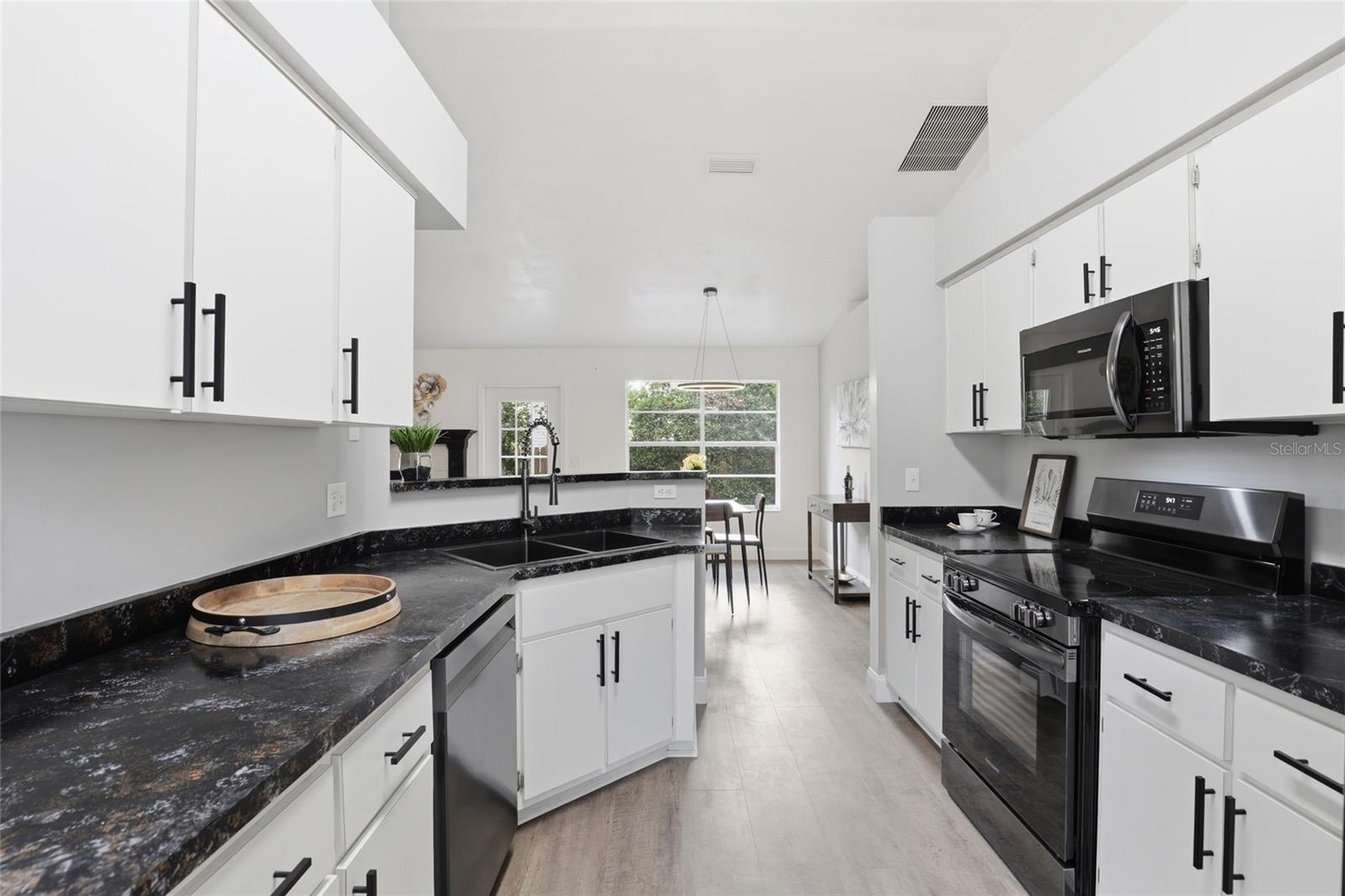 VICTORIA SQUARE CLUSTER - Residential