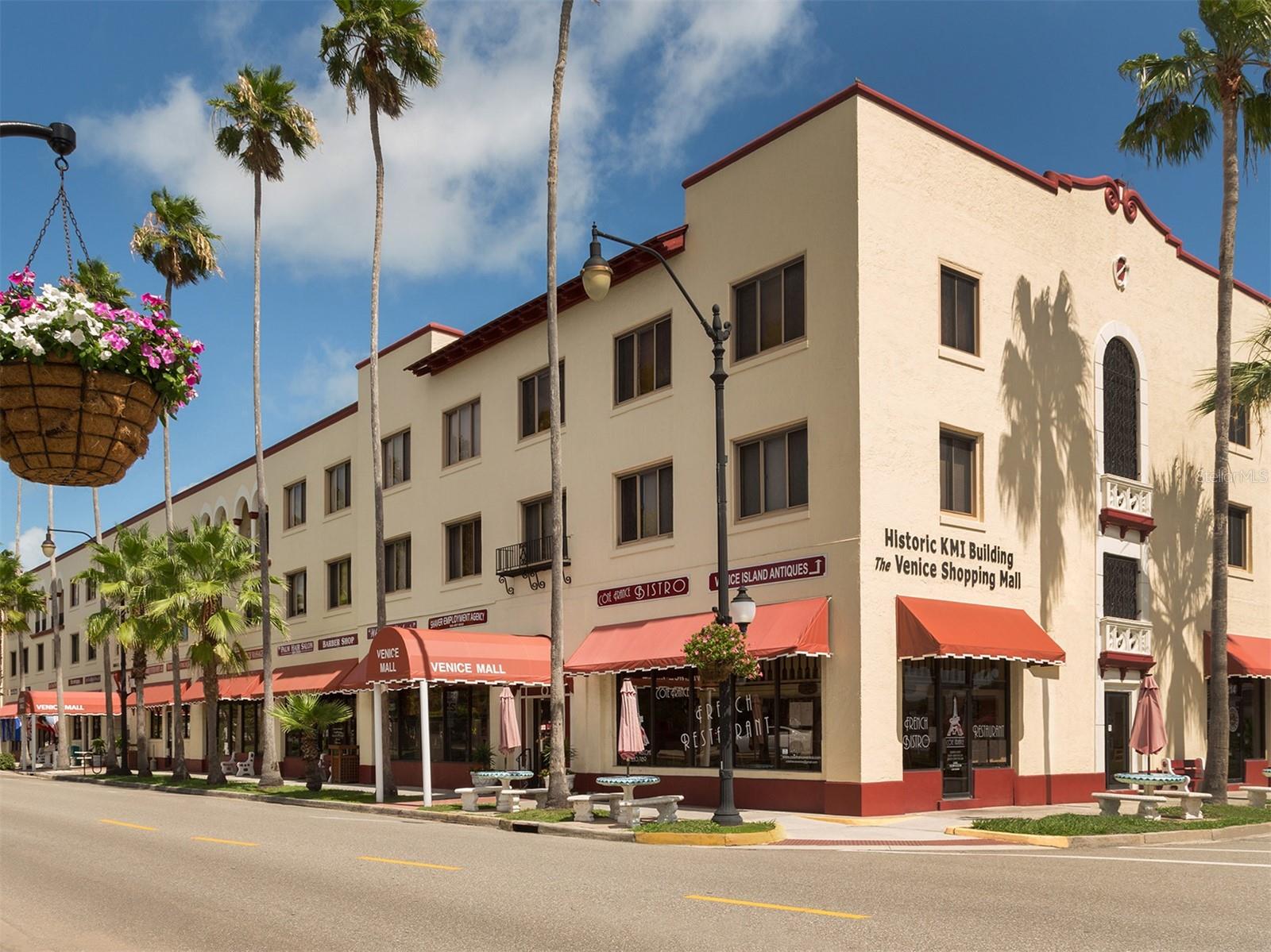 VENICE GOLF & COUNTRY CLUB - Residential