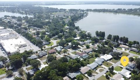 A home in WINTER HAVEN