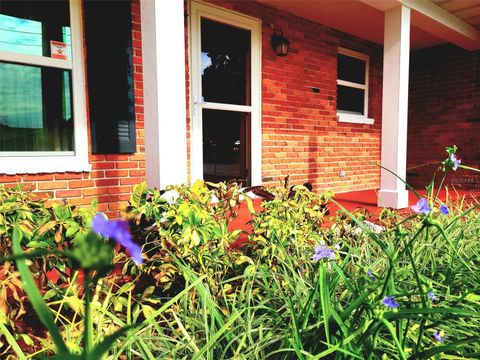 A home in WINTER HAVEN