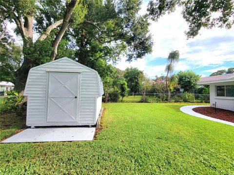 A home in WINTER HAVEN