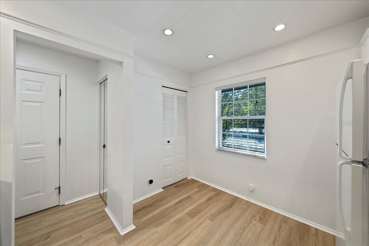 BAY OAKS CONDO - Residential