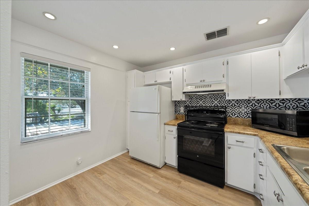 BAY OAKS CONDO - Residential