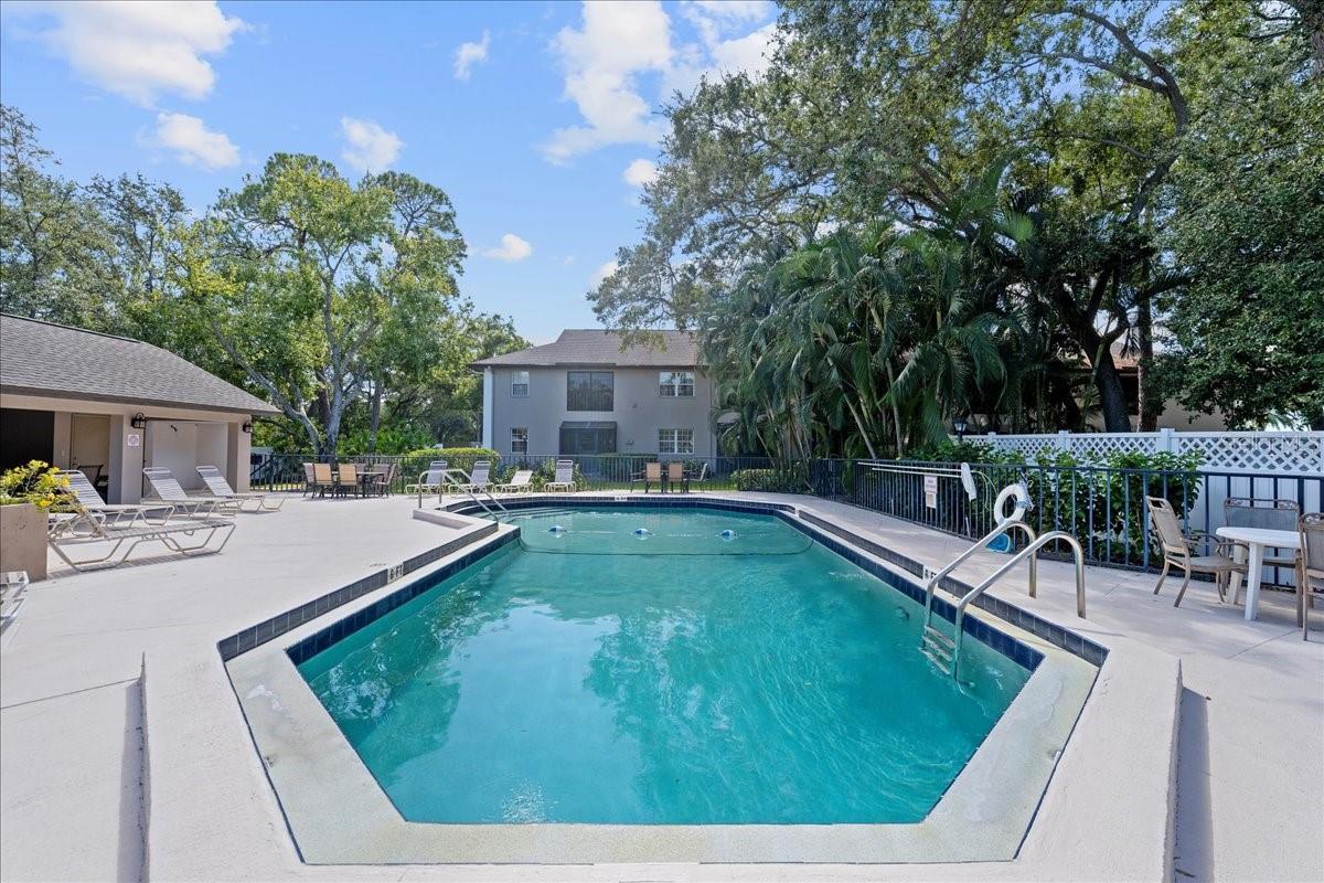 BAY OAKS CONDO - Residential