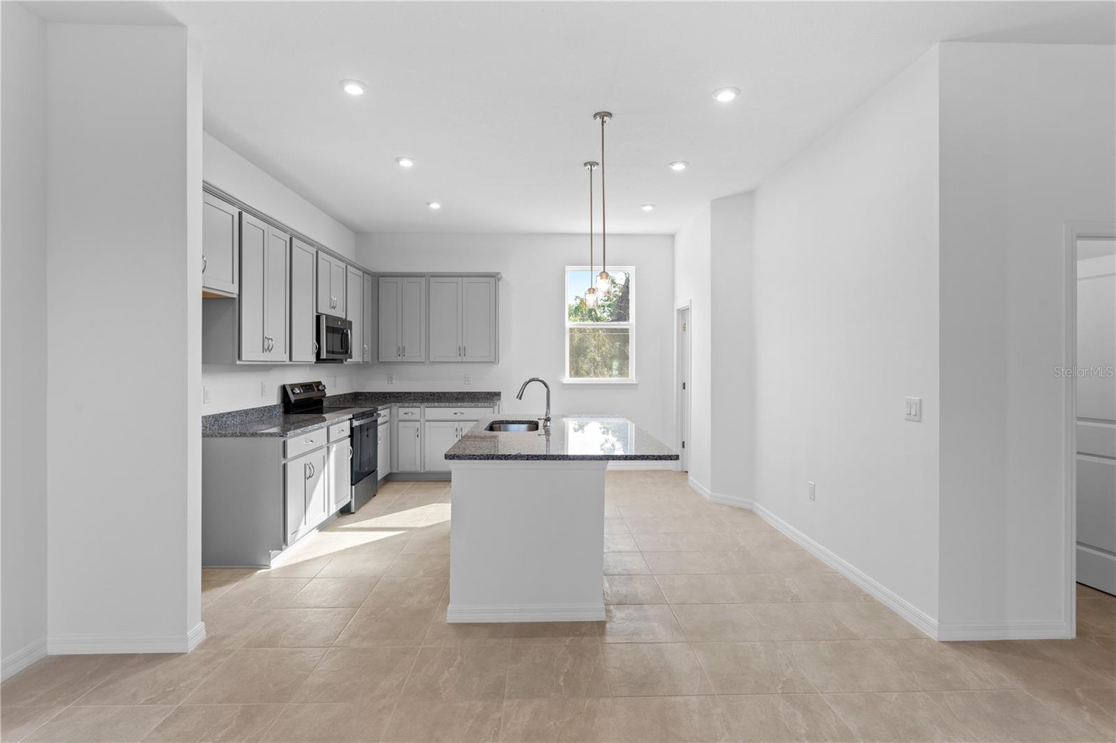 WESTCHASE STATION TOWNHOMES - Residential