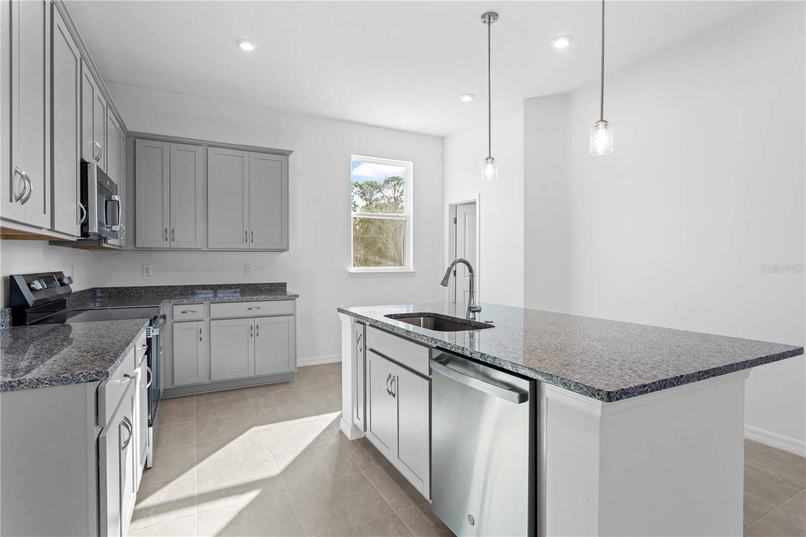 WESTCHASE STATION TOWNHOMES - Residential