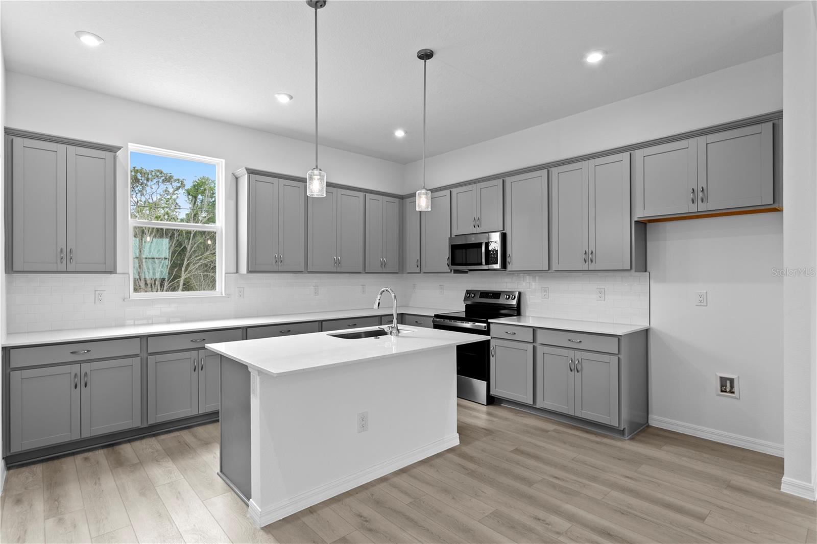 WESTCHASE STATION TOWNHOMES - Residential
