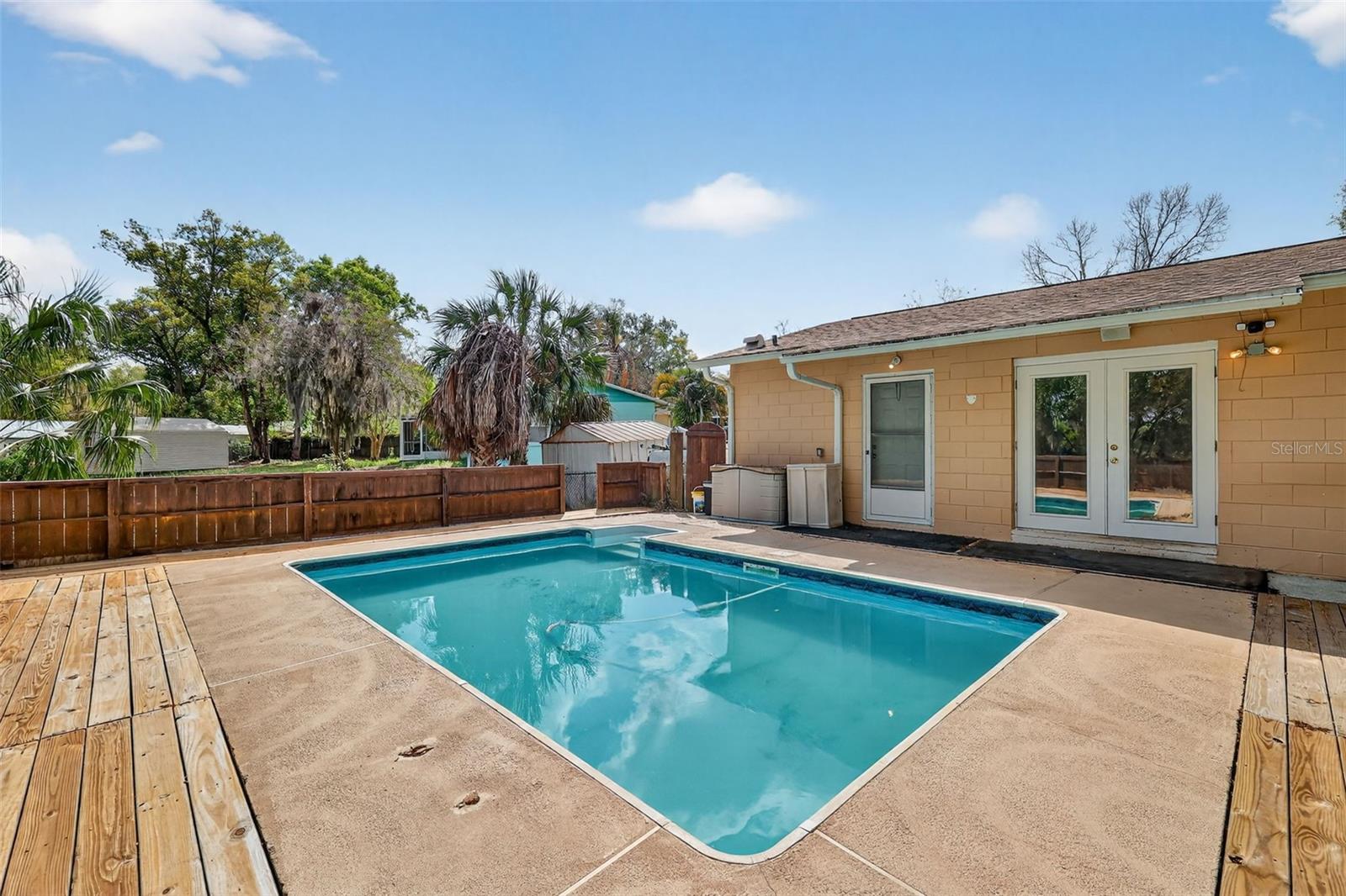 FRUITLAND PARK MIRROR LAKE ESTATES - Residential