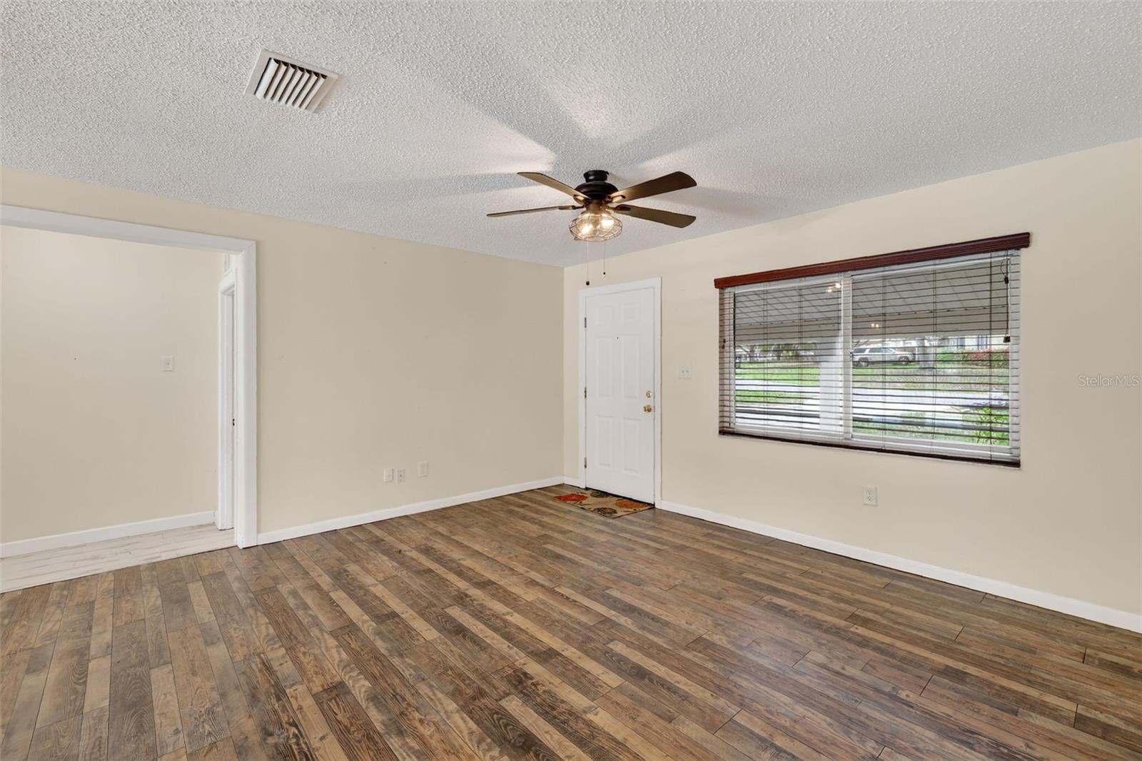 FRUITLAND PARK MIRROR LAKE ESTATES - Residential