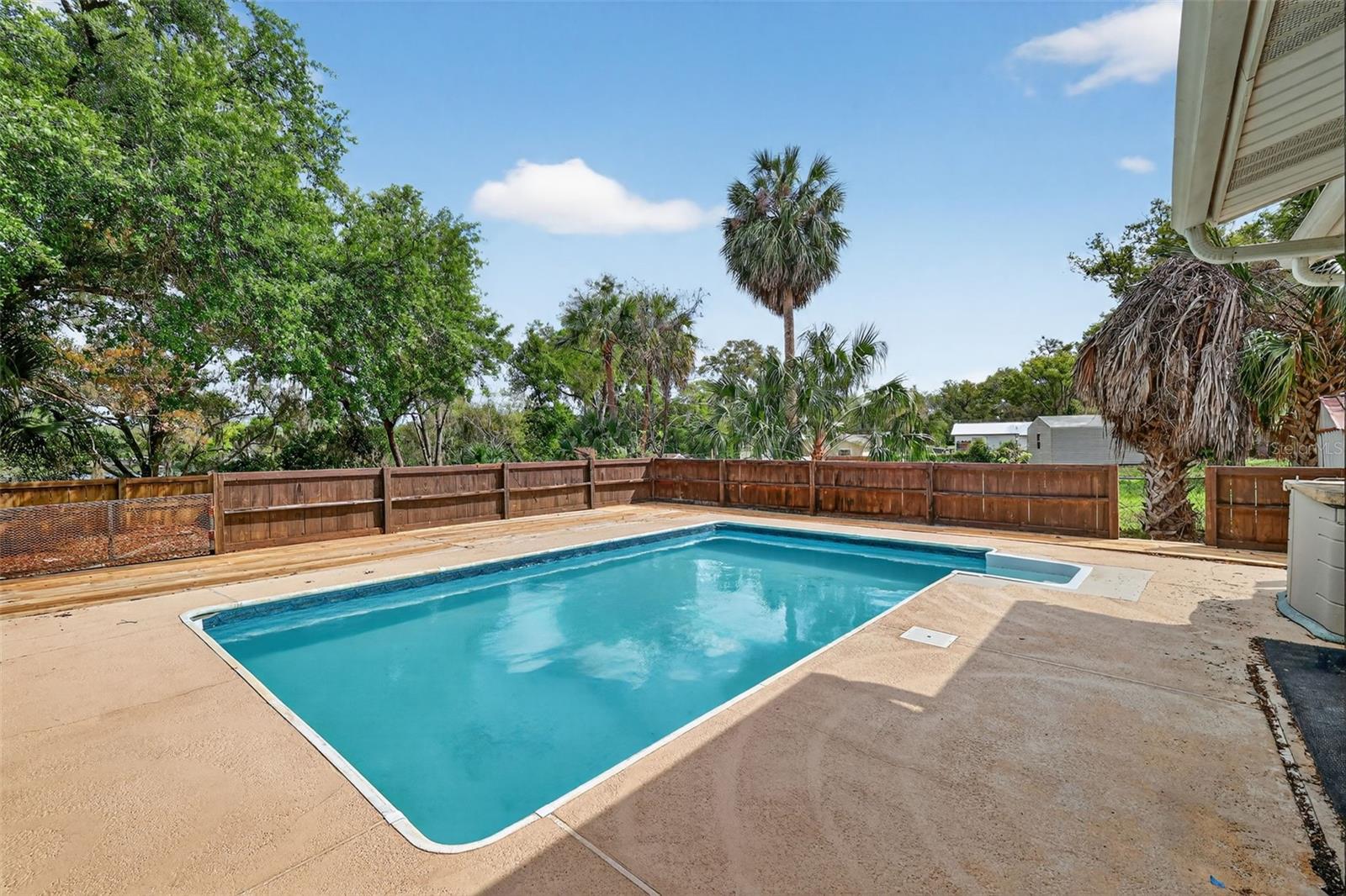 FRUITLAND PARK MIRROR LAKE ESTATES - Residential